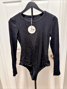 Anrabess Long Sleeve Bodysuit in Black Size Medium NWT